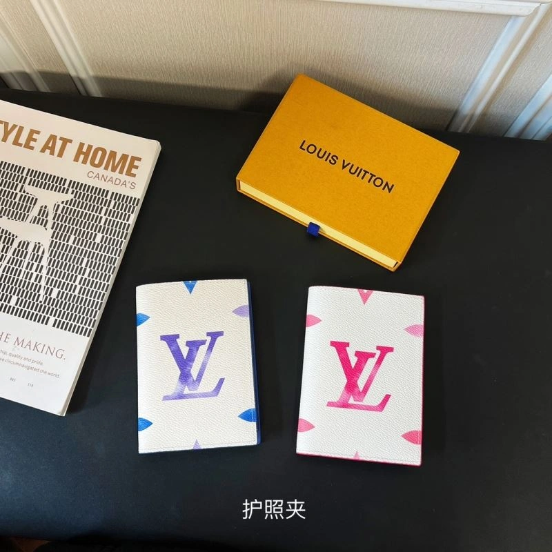 Louis Vuitton Passport Holders Durable 270499