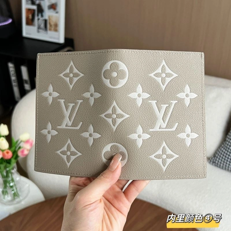 Louis Vuitton Passport Holders Premium 270463