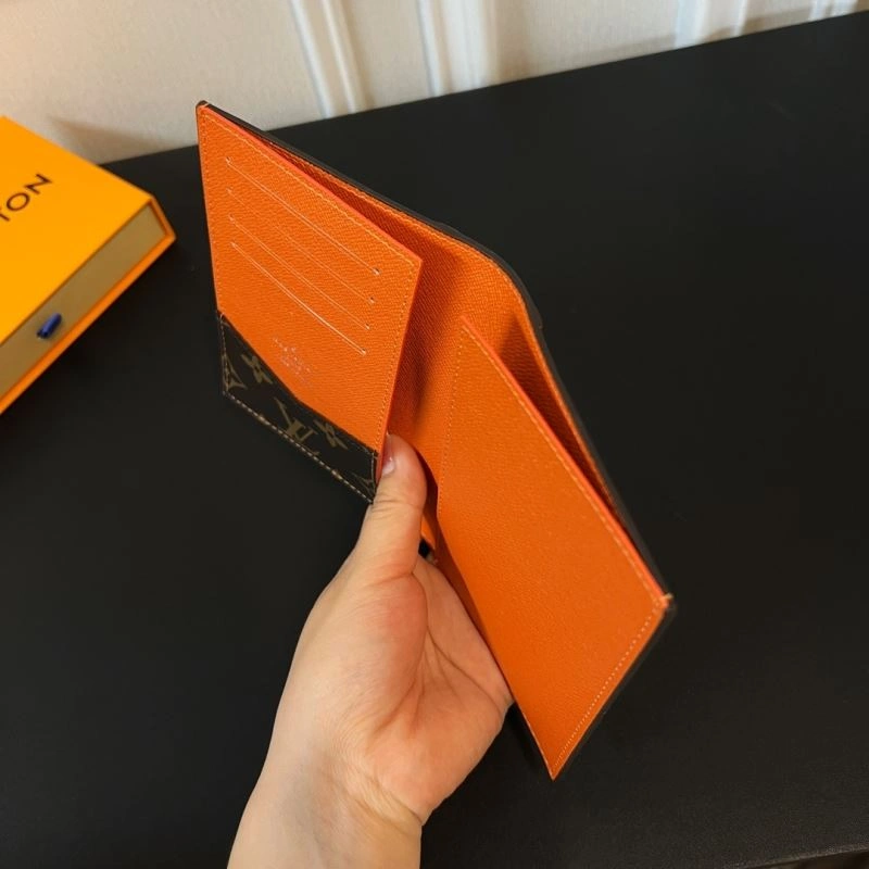 Louis Vuitton Passport Holders Sustainable 270458