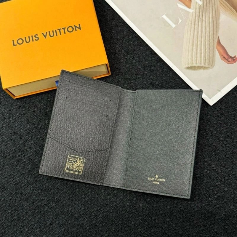 Snug Louis Vuitton Passport Holders 270454