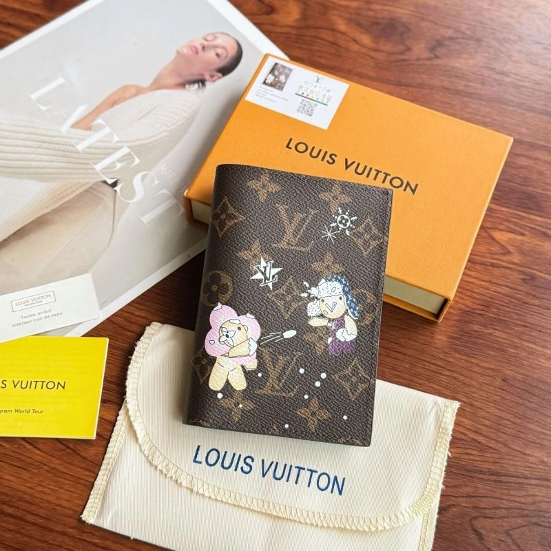 Packable Louis Vuitton Passport Holders 270448