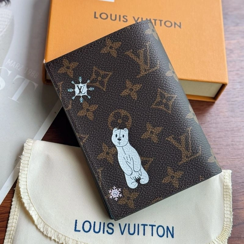 Packable Louis Vuitton Passport Holders 270448