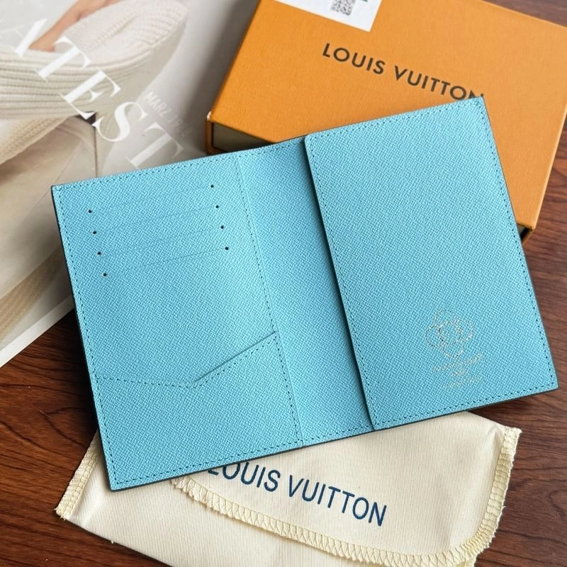 Packable Louis Vuitton Passport Holders 270448