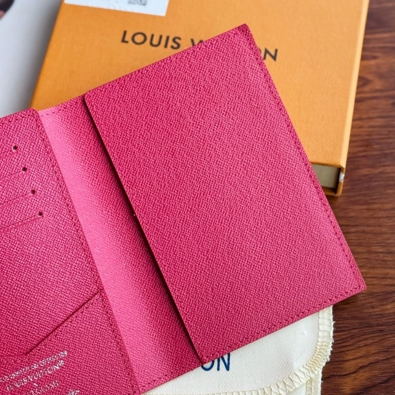 Louis Vuitton Passport Holders Minimalist 270452