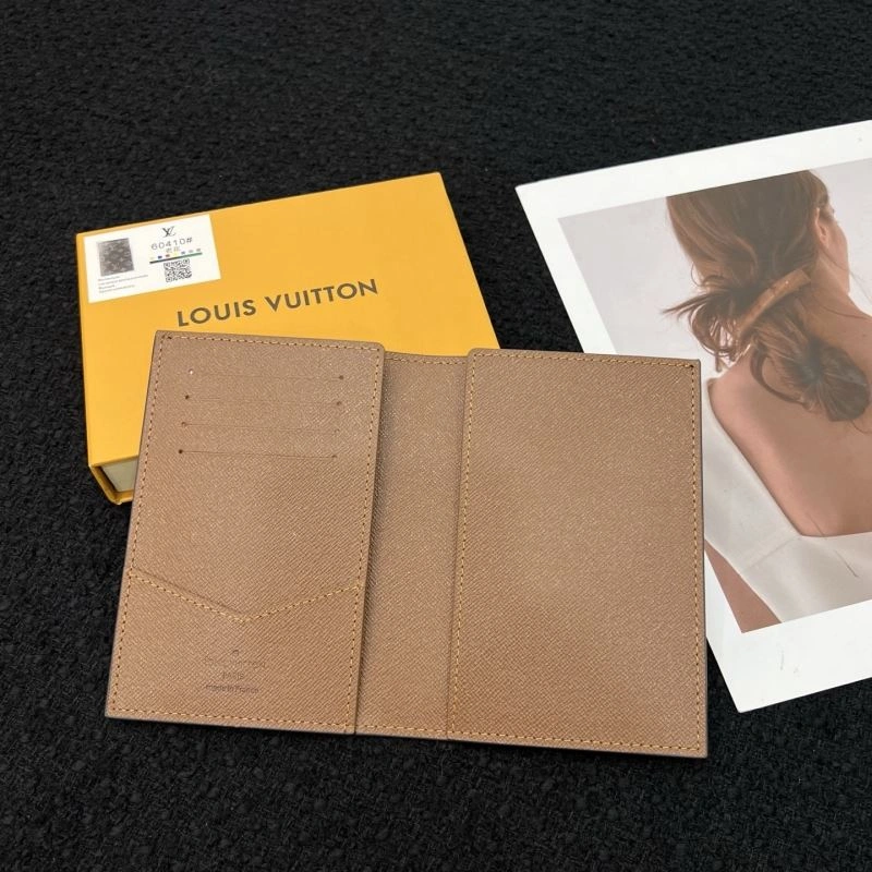 Louis Vuitton Passport Holders OnTrend 270438