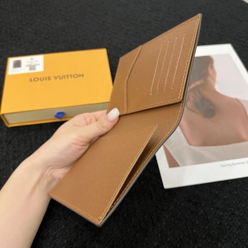 Louis Vuitton Passport Holders OnTrend 270438