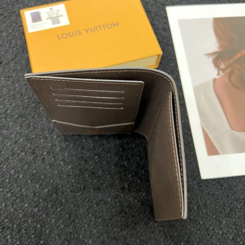 Louis Vuitton Passport Holders Durable 270432