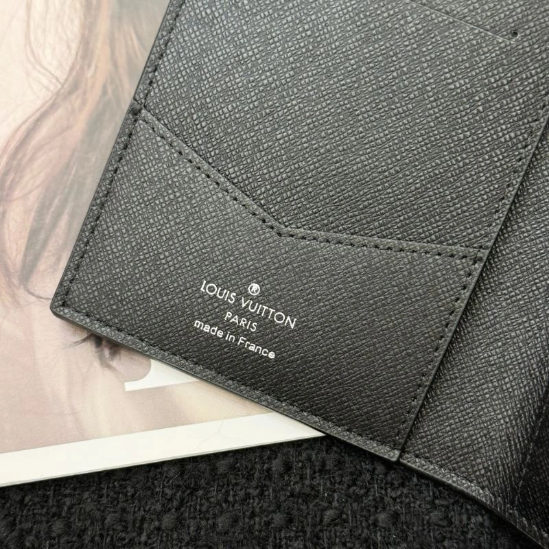 Louis Vuitton Passport Holders GoodFit 270420
