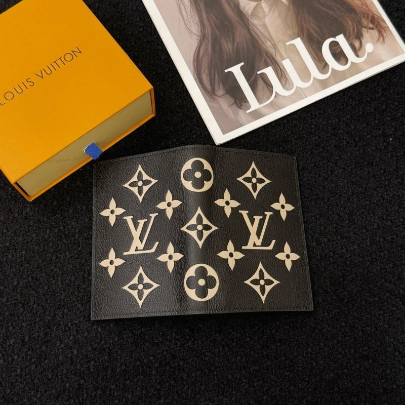 Lightweight Louis Vuitton Passport Holders 270417