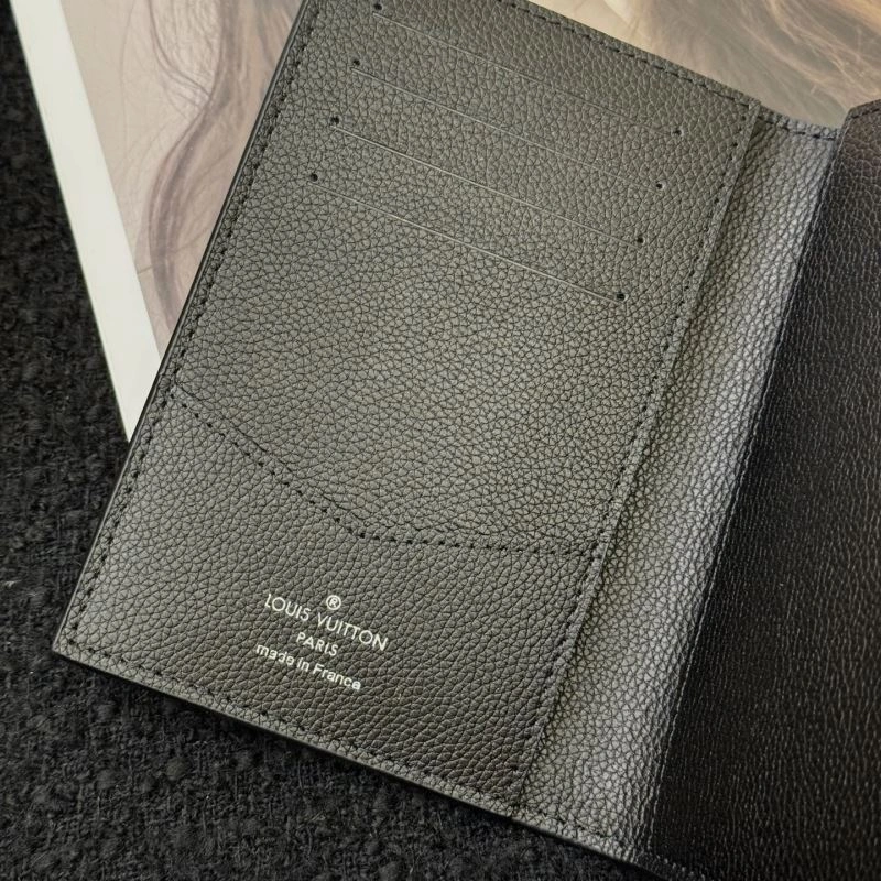 Lightweight Louis Vuitton Passport Holders 270417