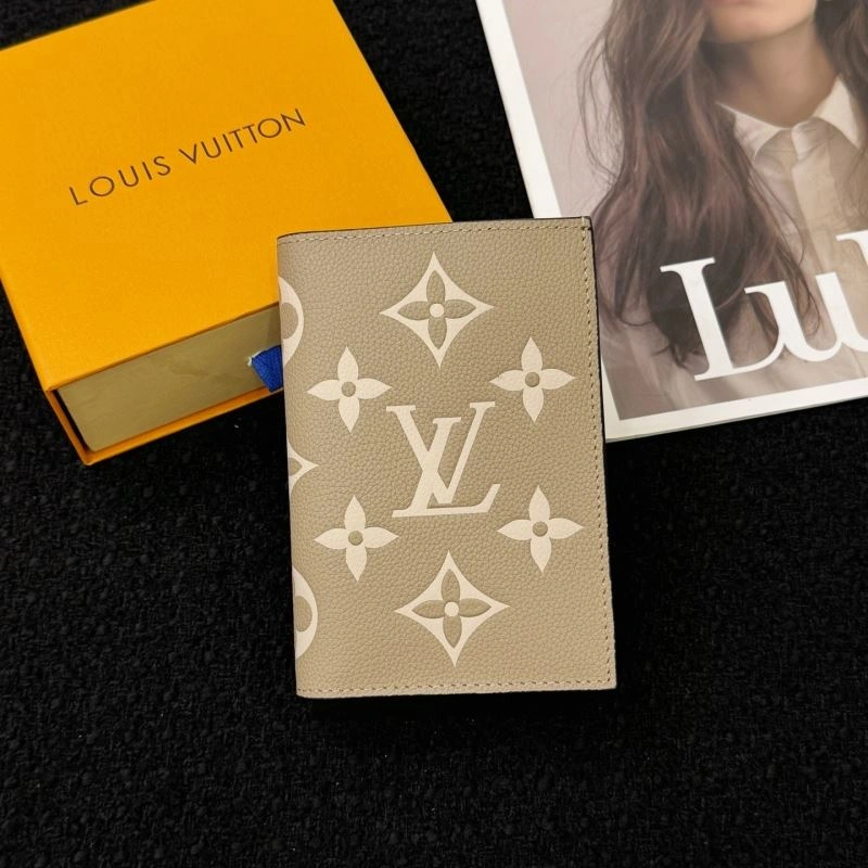 Louis Vuitton Passport Holders Durable 270416