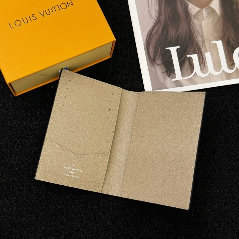 Louis Vuitton Passport Holders Durable 270416