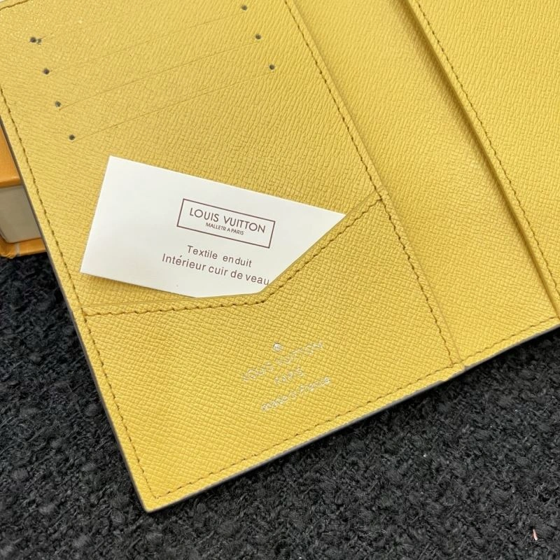 MultiPurpose Louis Vuitton Passport Holders 270398