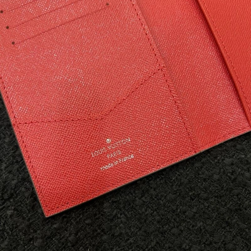 DailyWear Louis Vuitton Passport Holders 270387