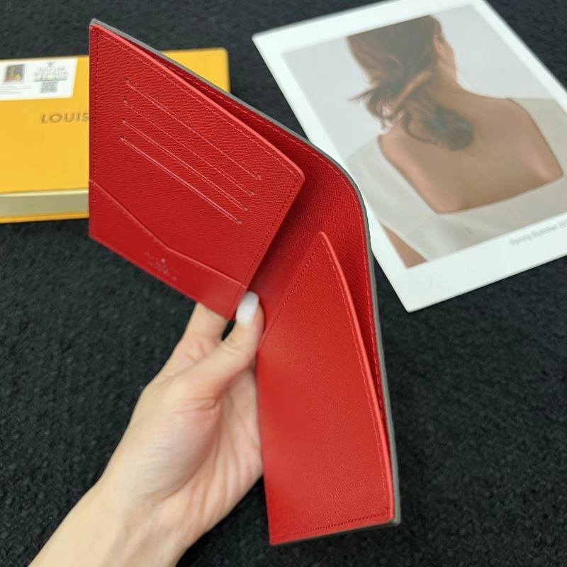 DailyWear Louis Vuitton Passport Holders 270387