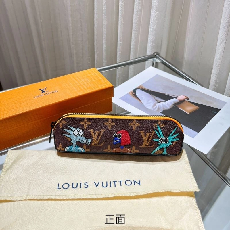 Louis Vuitton Pencil Pouches Unisex 270563