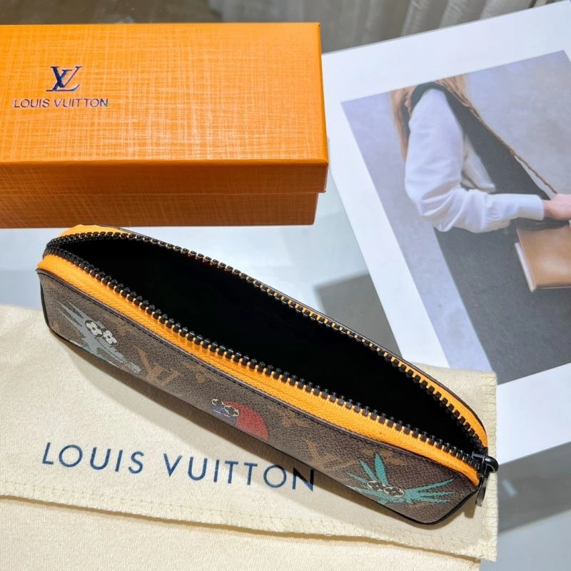 Louis Vuitton Pencil Pouches Unisex 270563