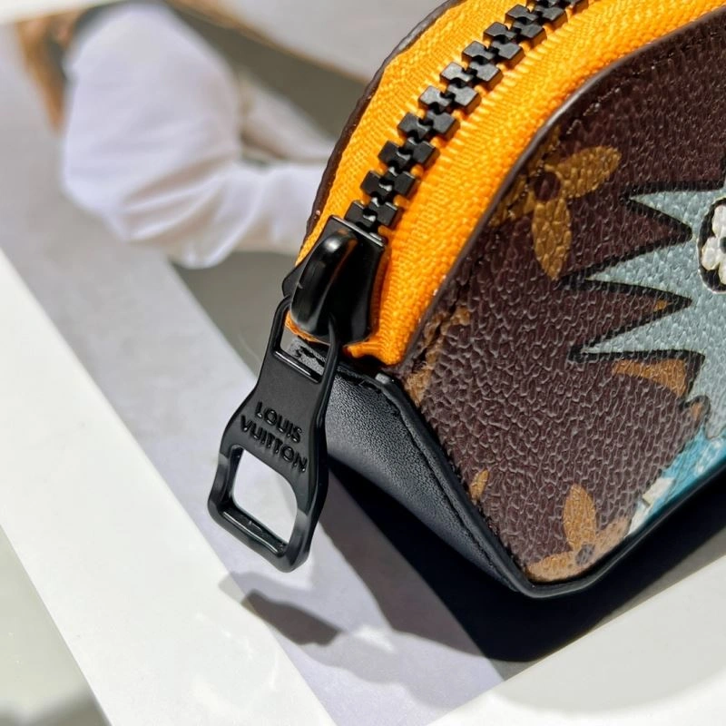 Louis Vuitton Pencil Pouches Unisex 270563