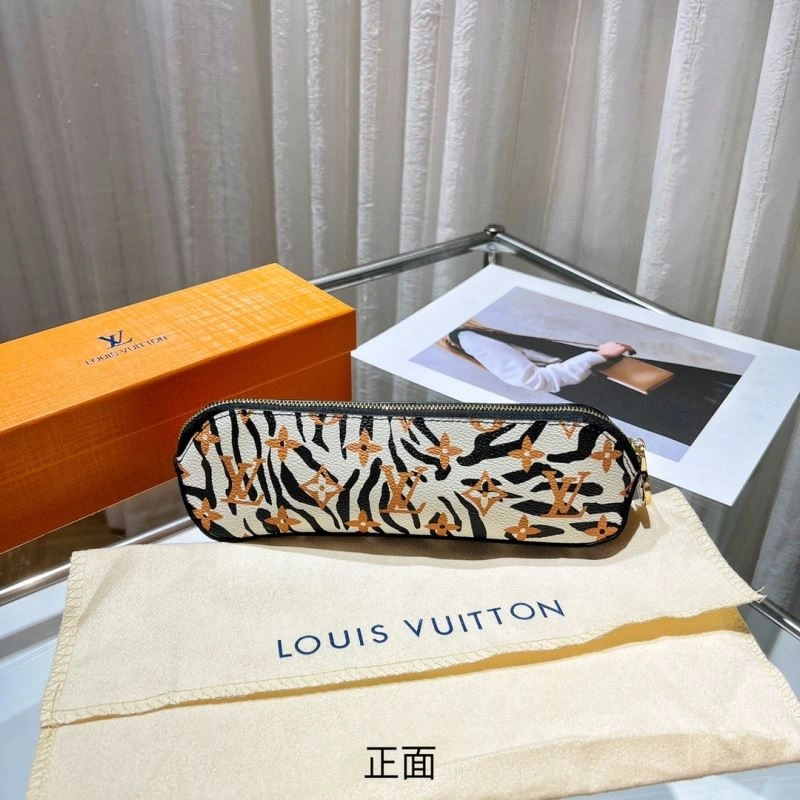 Louis Vuitton Pencil Pouches Cozy 270559