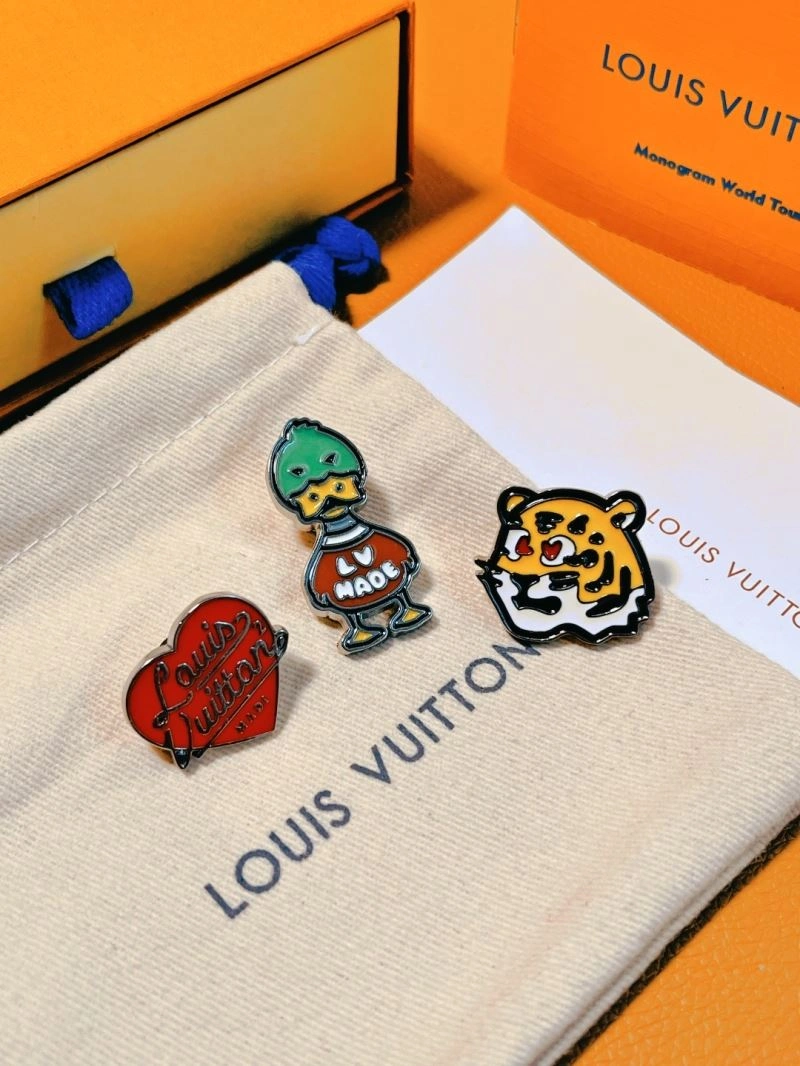 Louis Vuitton Pins Refined 270560