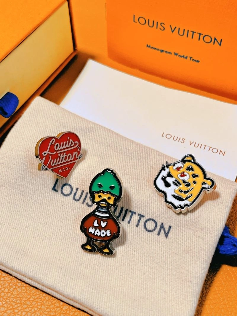 Louis Vuitton Pins Refined 270560