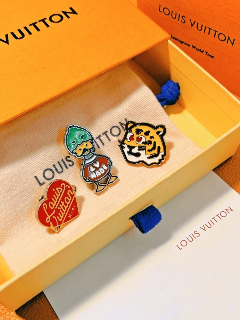 Louis Vuitton Pins Refined 270560