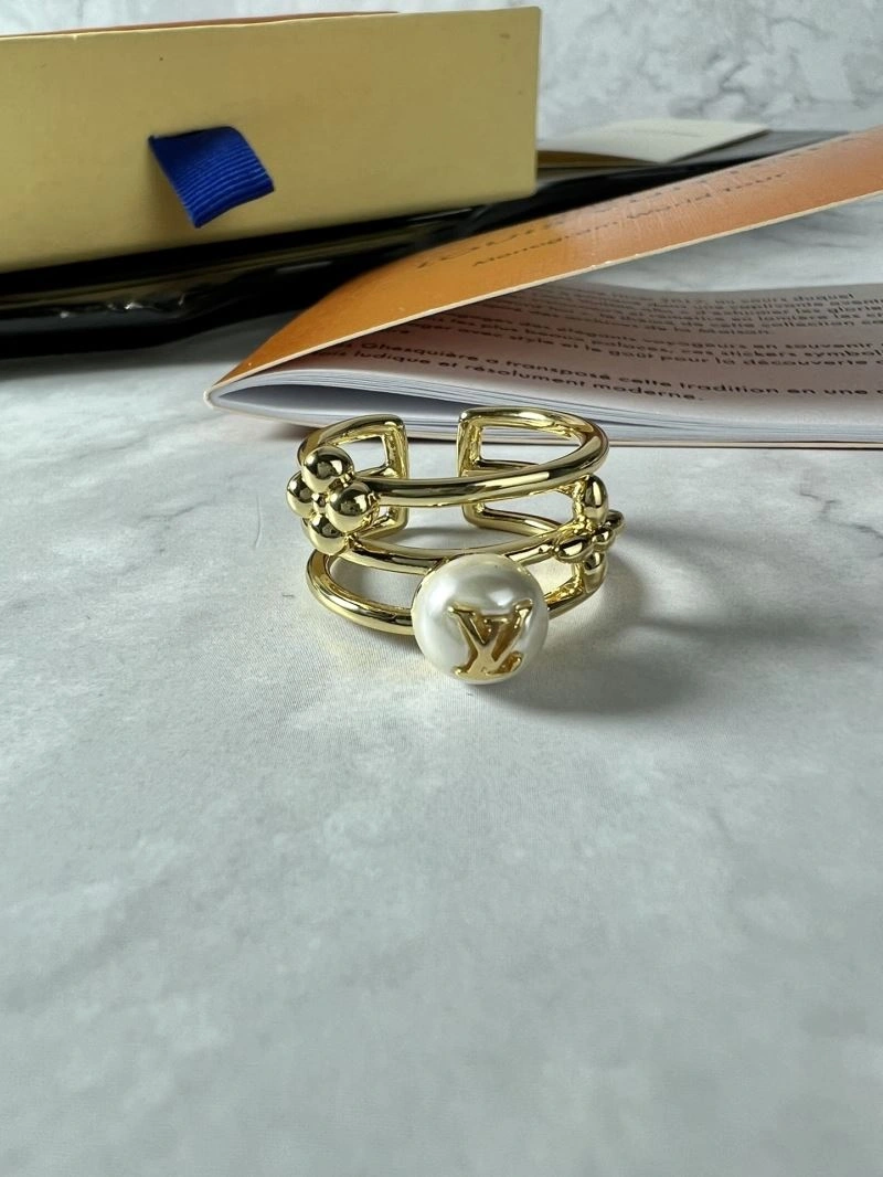 Louis Vuitton Rings ModernLook 251469