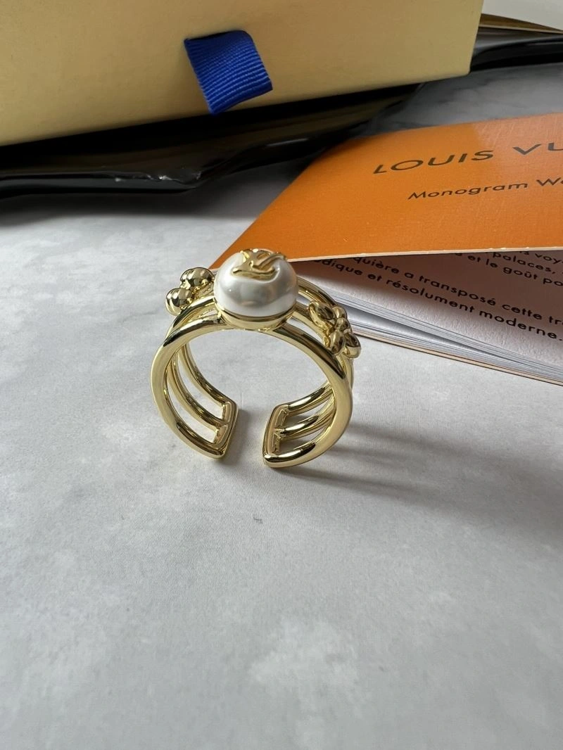 Louis Vuitton Rings ModernLook 251469