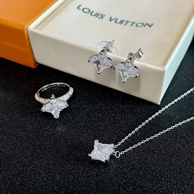 Supportive Louis Vuitton Rings 251010
