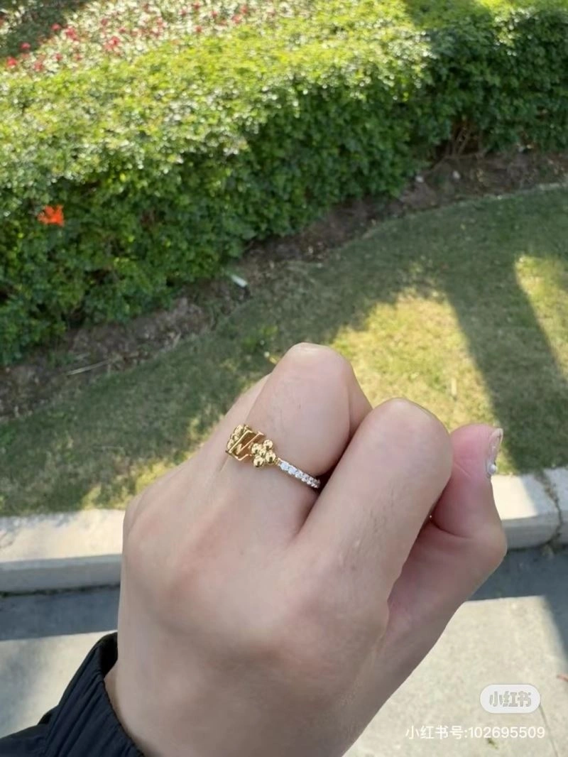 Compact Louis Vuitton Rings 251003