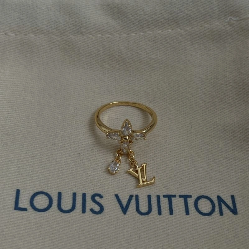 Versatile Louis Vuitton Rings 250336