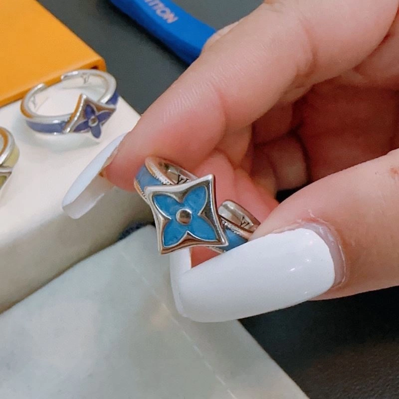Louis Vuitton Rings Modern 250324