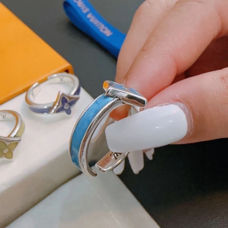 Louis Vuitton Rings Modern 250324