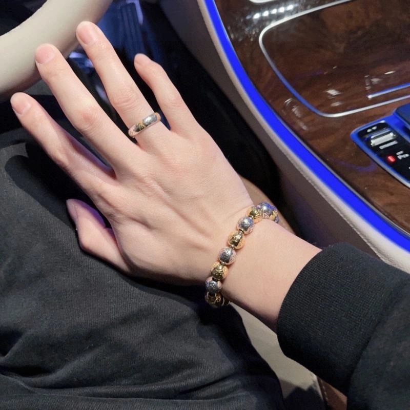 Louis Vuitton Rings Cozy 250326