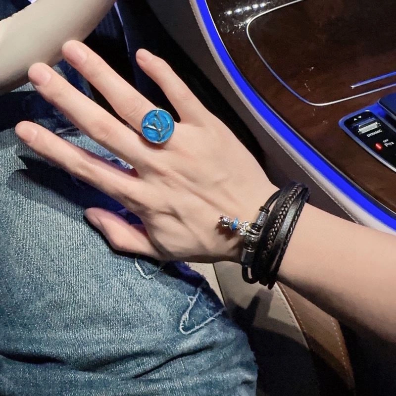 Louis Vuitton Rings Unique 250327