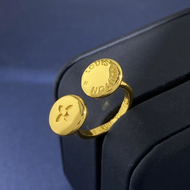 Functional Louis Vuitton Rings 250328