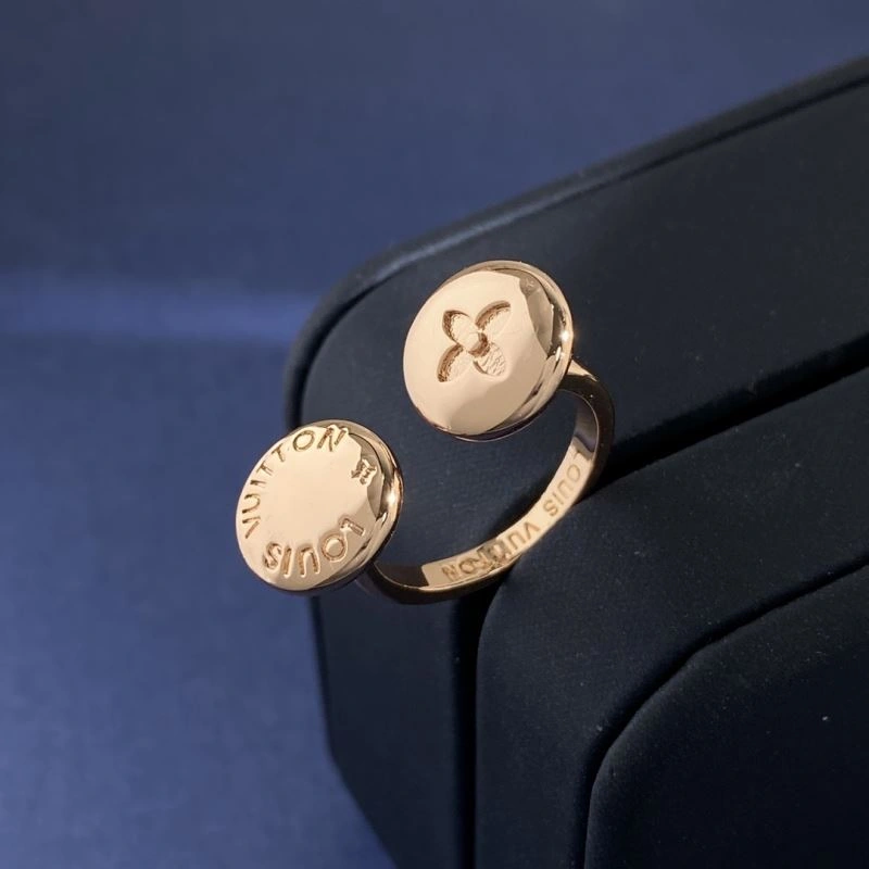 Functional Louis Vuitton Rings 250328