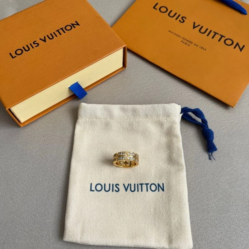 Versatile Louis Vuitton Rings 249971
