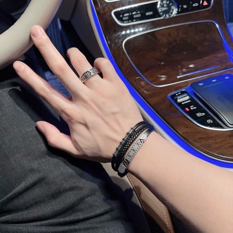 Sophisticated Louis Vuitton Rings 249668