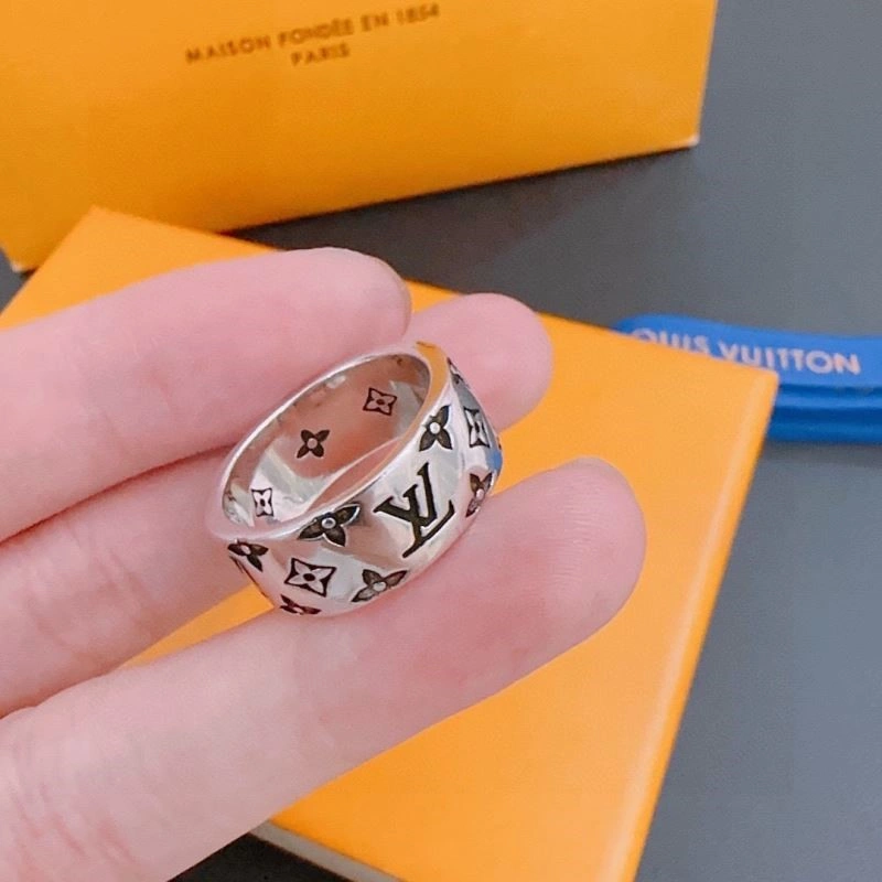 UrbanStyle Louis Vuitton Rings 249211