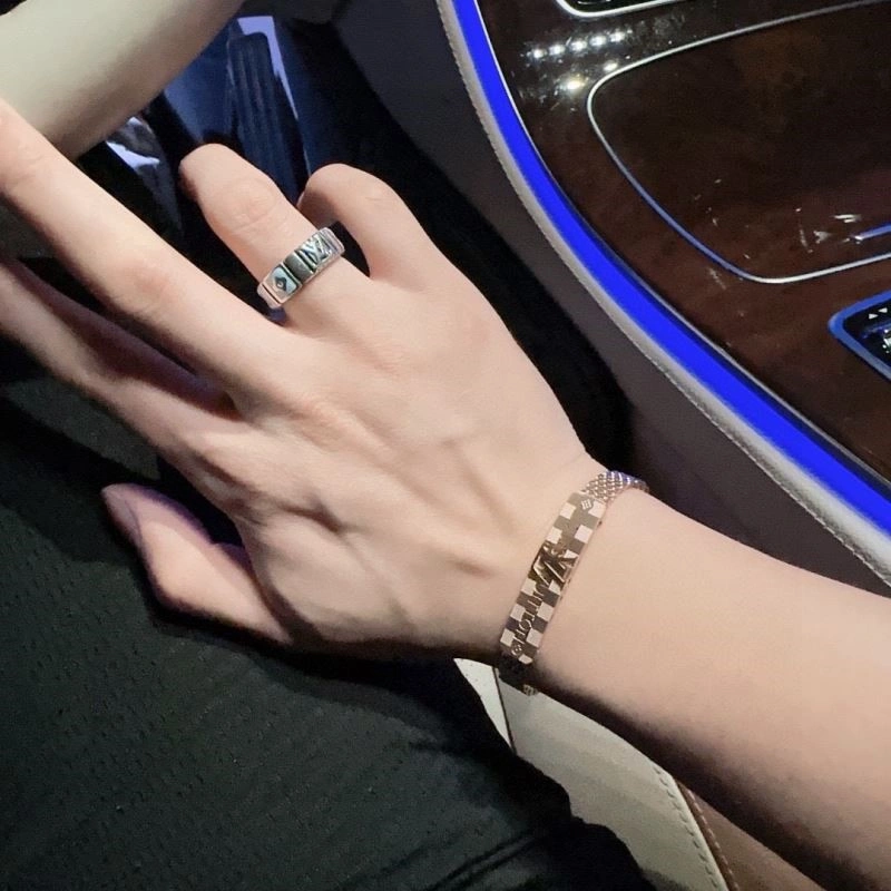 Louis Vuitton Rings Efficient 249218