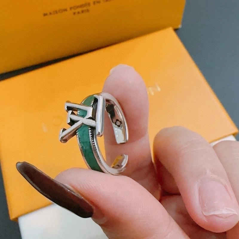 Compact Louis Vuitton Rings 249204