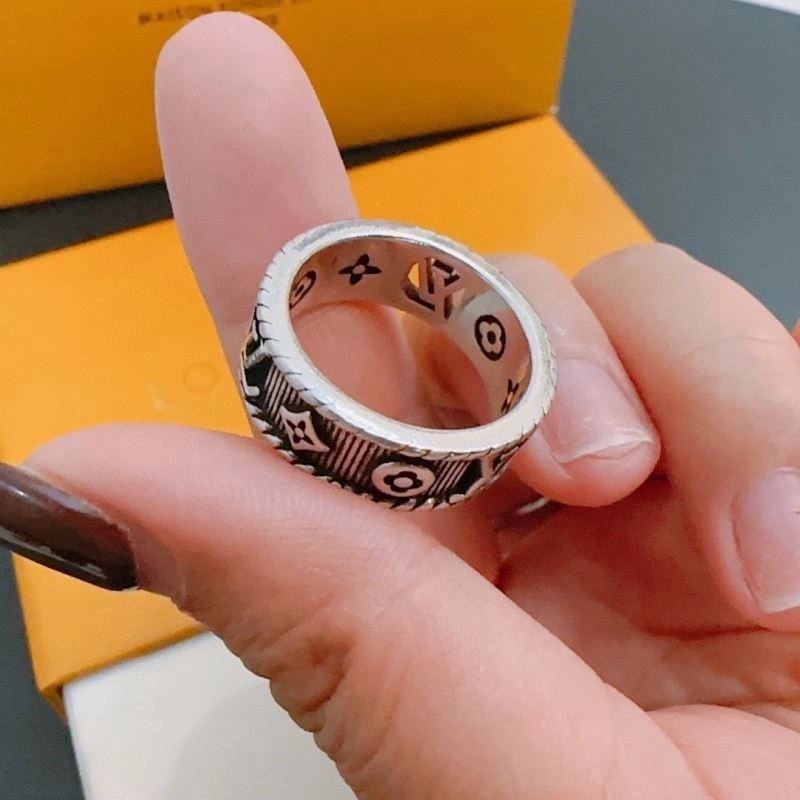 Minimalist Louis Vuitton Rings 249214