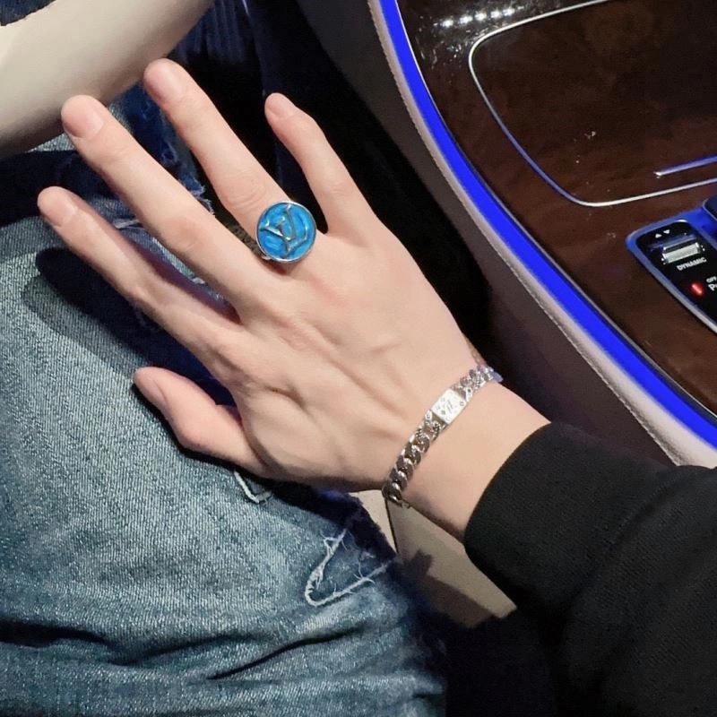 Stylish Louis Vuitton Rings 248817