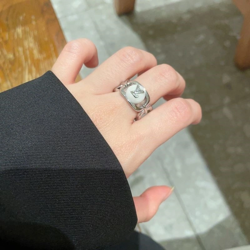 Classic Louis Vuitton Rings 248821