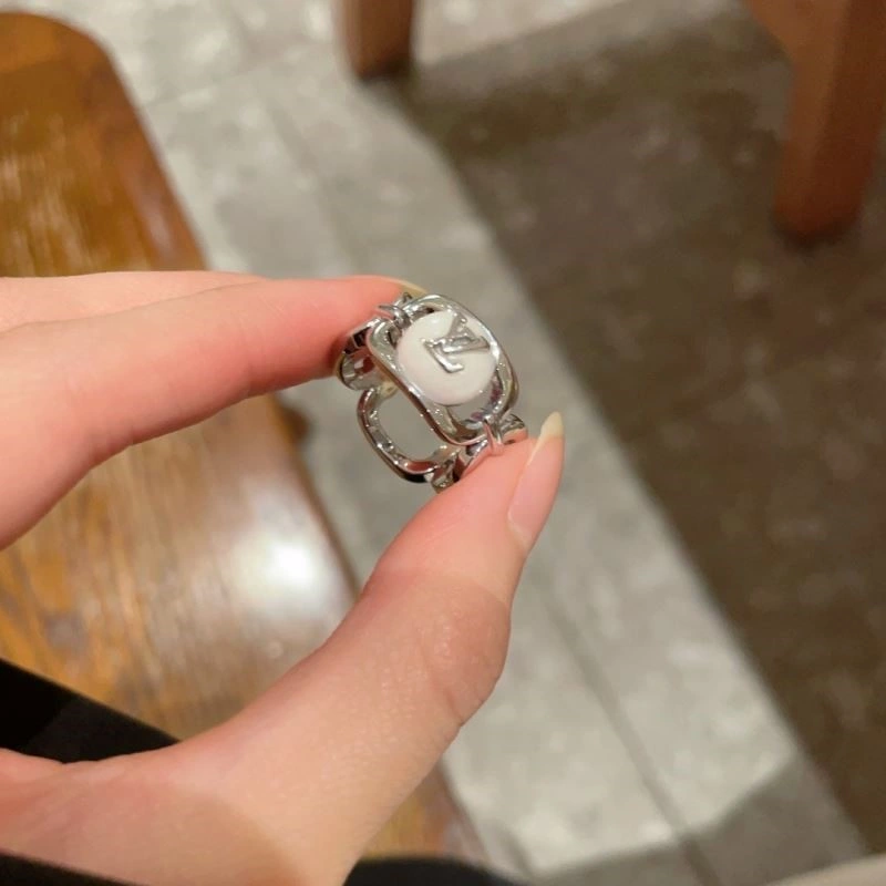 Classic Louis Vuitton Rings 248821