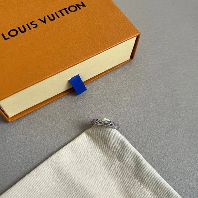 Louis Vuitton Rings WrinkleFree 248840