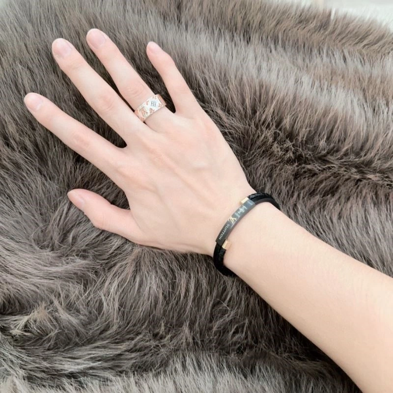 Louis Vuitton Rings WrinkleFree 248832