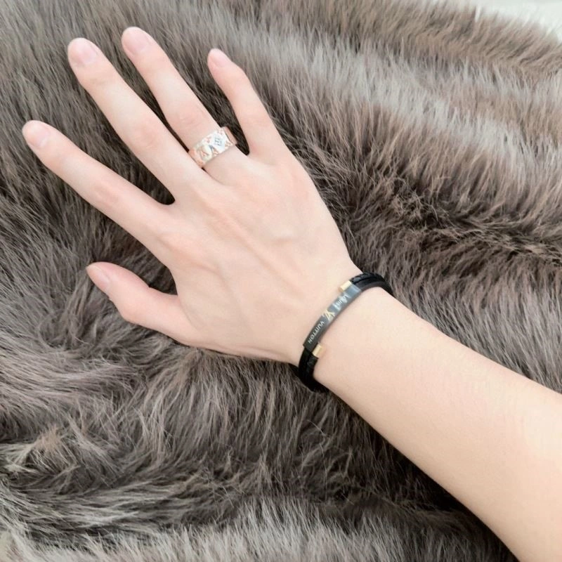 Louis Vuitton Rings WrinkleFree 248832