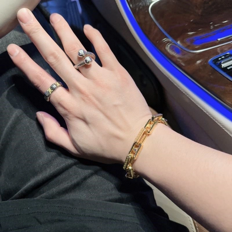 Practical Louis Vuitton Rings 248396